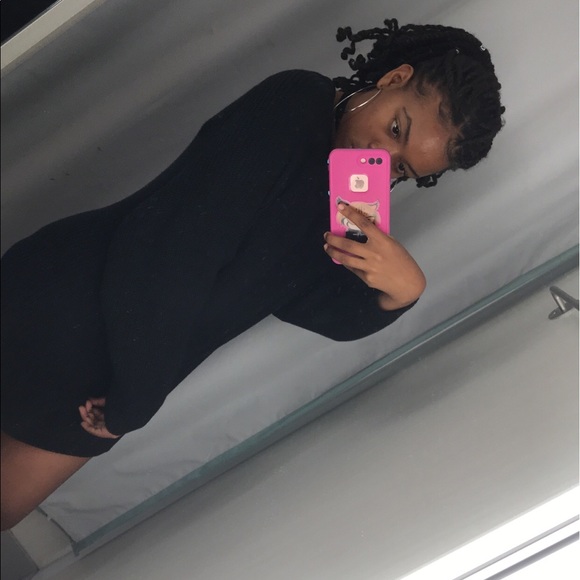 Meet your Posher, Monique - Picture 2 of 5